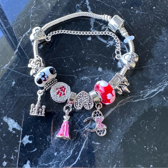 MINNIE Crystal ♡ Charms GIFT Bracelet - Picture 10 of 10